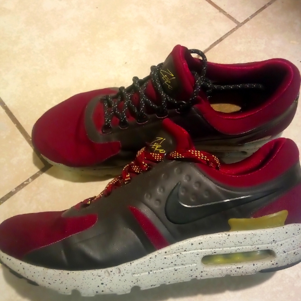 Nike shoes 10.5